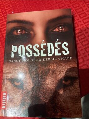 Possédés by Nancy Holder & Debbie Viguie - Red/Brown Cover